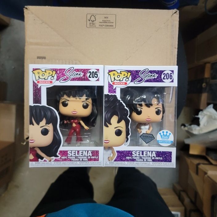 FUNKO ROCKS: SELENA (GLITTER & DIAMOND COLLECTION EXCL) BUNDLE **SOLD INDIVIDUALLY TOO** 🔥 (PERFECT CONDITION/INCLUDES PROTECTORS) **AVAILABLE**