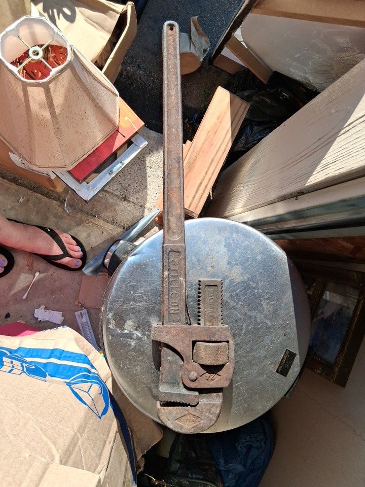 Pipe Wrench