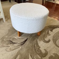 2 White round ottoman/ Footstool modern accent stool