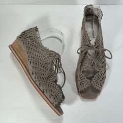Jeffrey Campbell Espejo Taupe Suede Lace Up Wedge Sandals Women Size 11