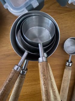 Measuring cups