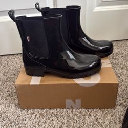 Women’s rain boots