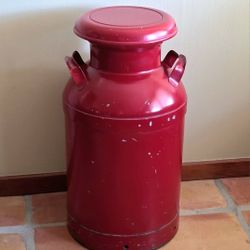 Vintage Penn-Michigan 10-Gal Steel Milk Can Red w/ Lid & Handles 25" Tall
