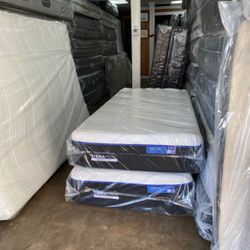 Mattresses/// Twin// Full// Queen/// King /// In Stock// Same Day Delivery