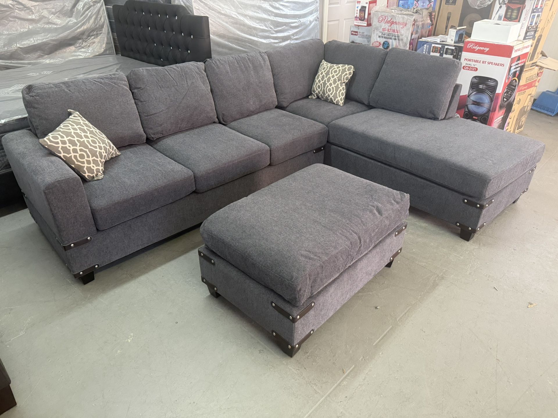 NEW SECTIONAL & OTTOMAN