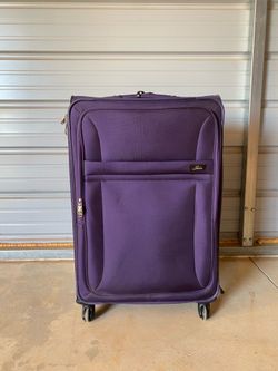 purple Skyway Chesapeake 3.0 lightweight spinner suitcase