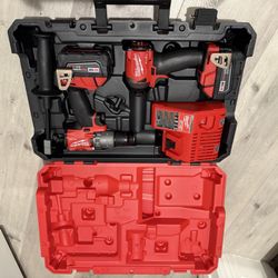 M18 FUEL ONE-KEY 18V Lithium-Ion Brushless Cordless Hammer Drill/Impact Driver Combo Kit Two 5.0 Ah Batteries Case