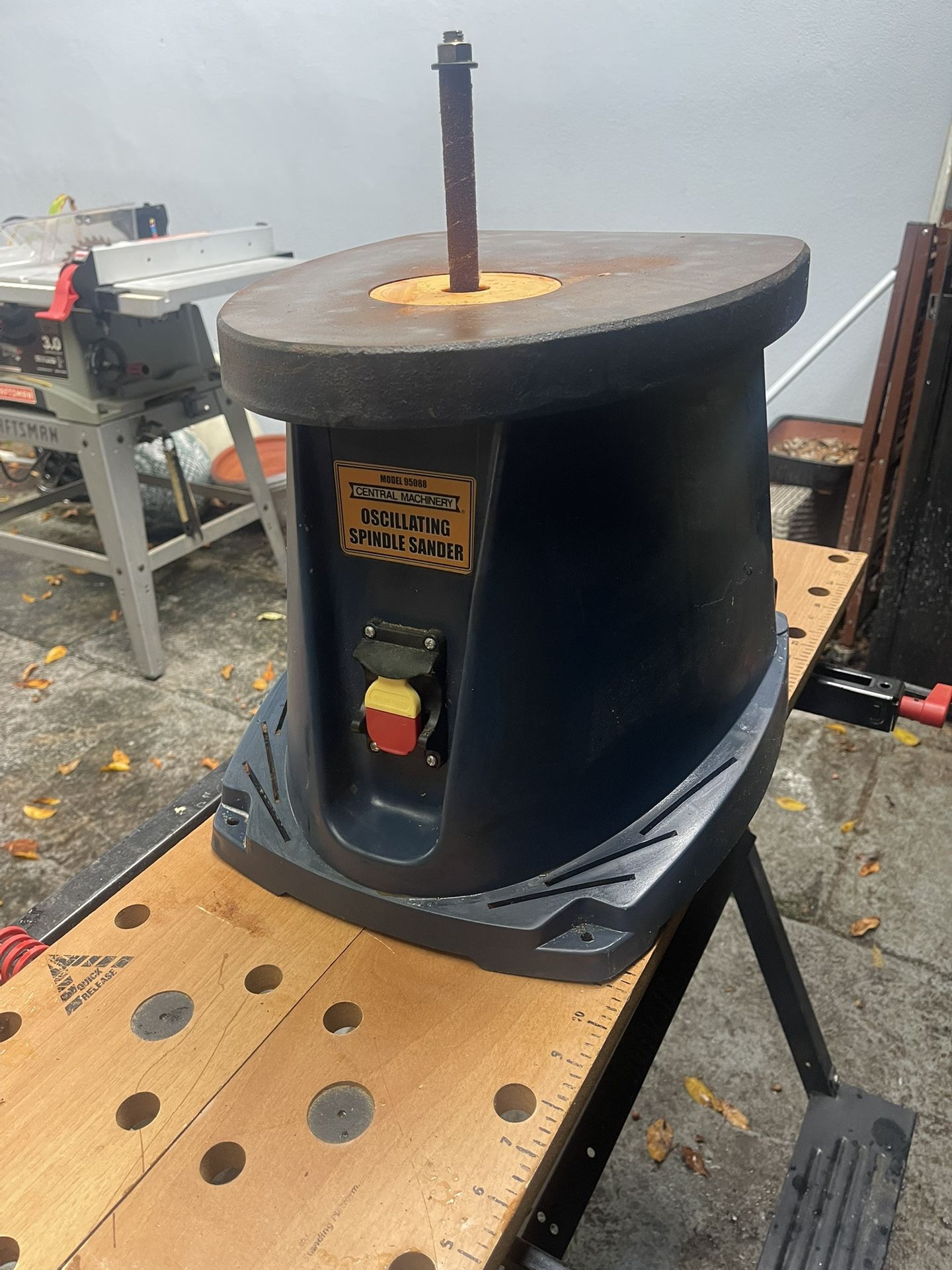 Oscillating Spindle Sander