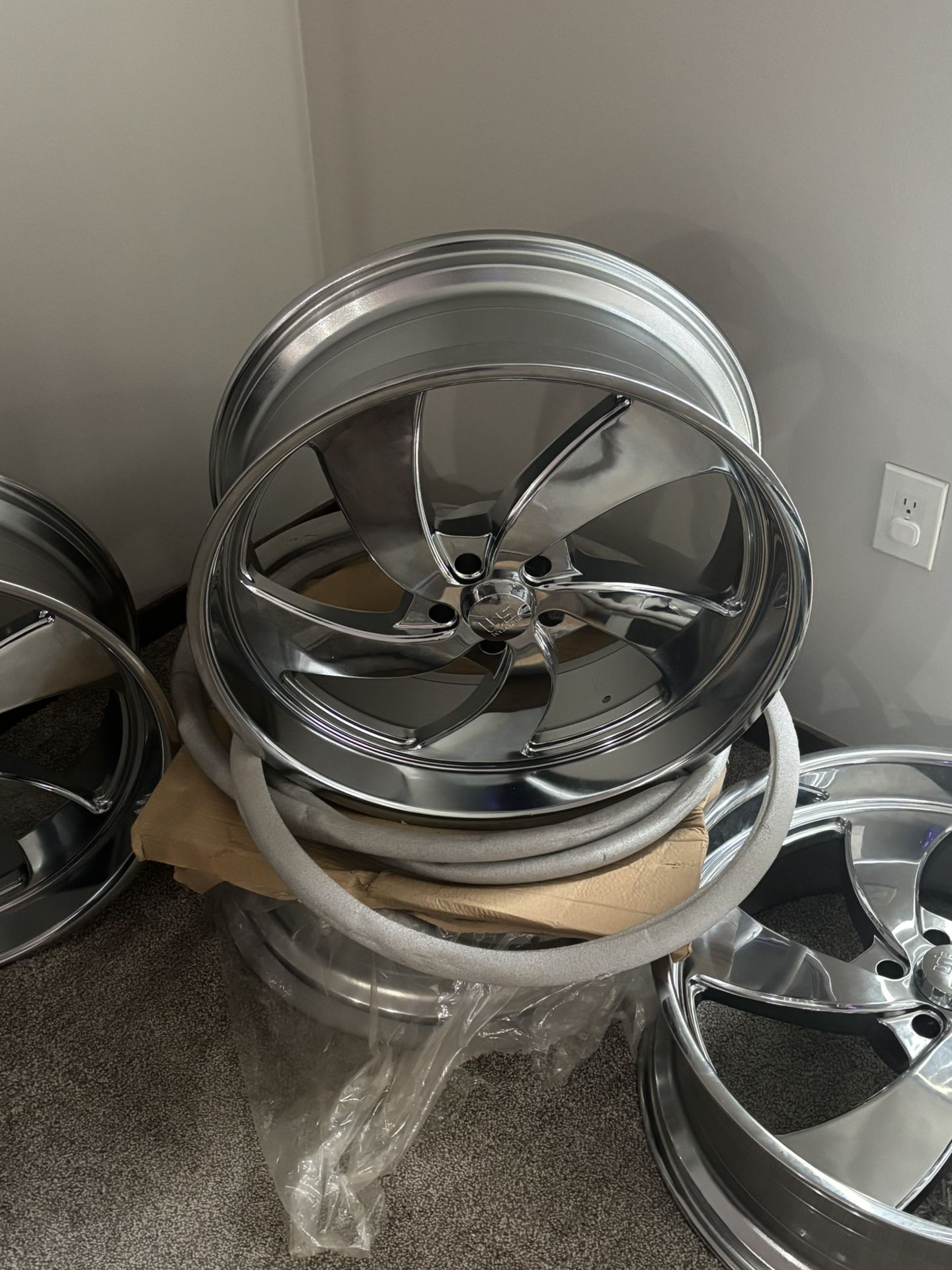 24 Inch Chrome Rims Chevy Caprice Chevy Corvette