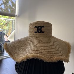 Celine hat