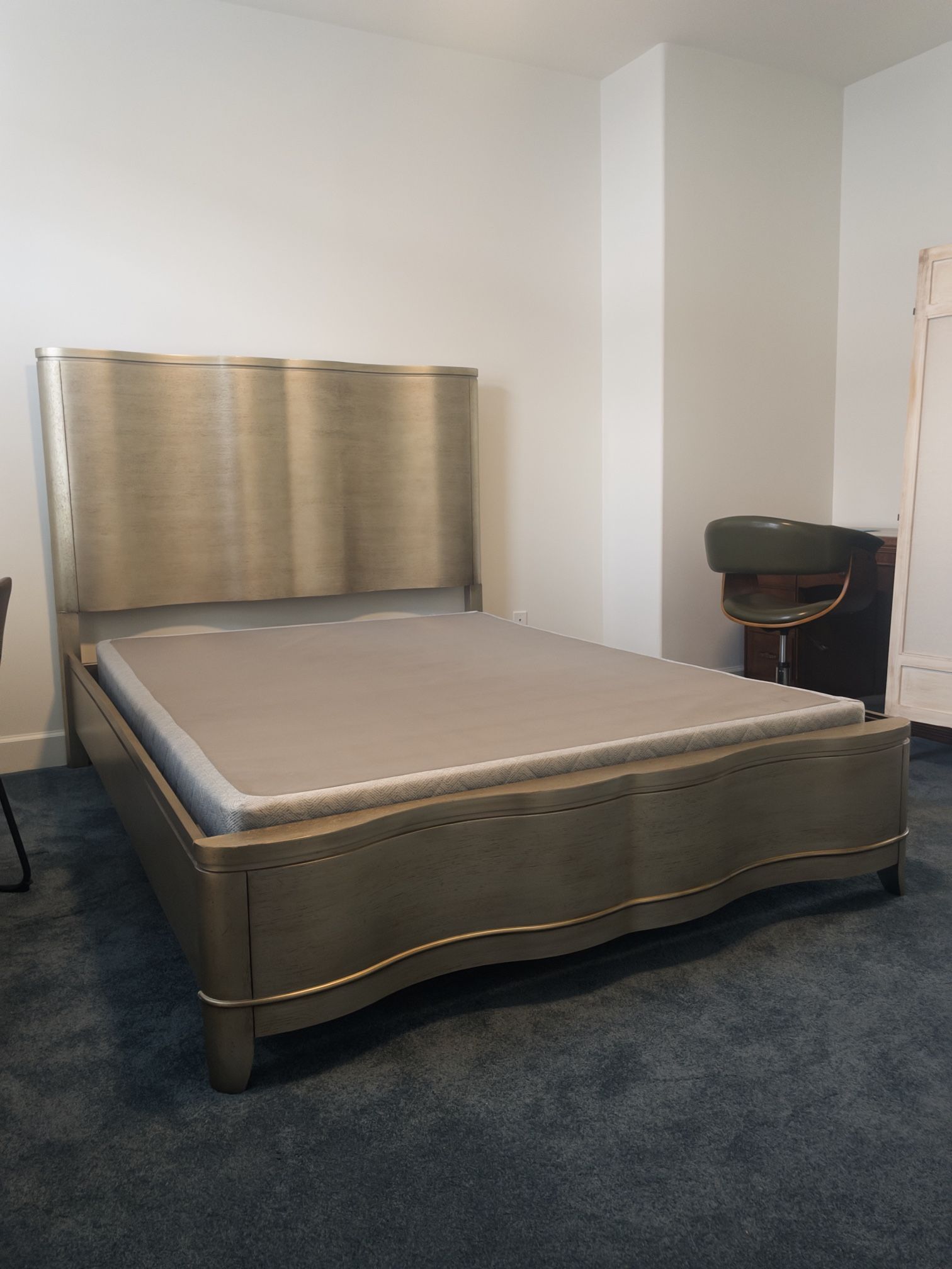 Queen Bed With Box Spring