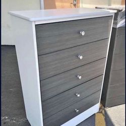 Brand New 5 Drawer Dressor