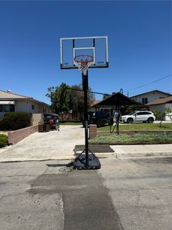 Basketball hoop