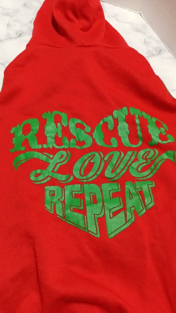 PetSmart Dog Sweater Hoodie Size XL Color Red And Green Rescue Love Repeat NWT
