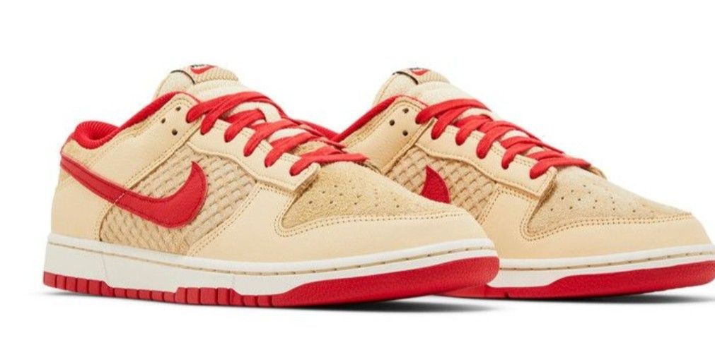 Nike Dunk Low Strawberry Waffle