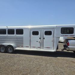 2022 Logan 4H Gooseneck