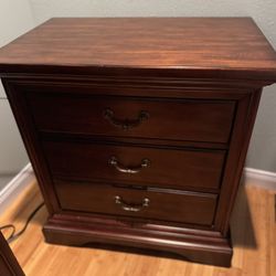 Cresent Fine Furniture Nightstands – Solid Wood (Pair)