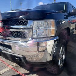 2011 Chevy Silverado 2500 HD!!! 