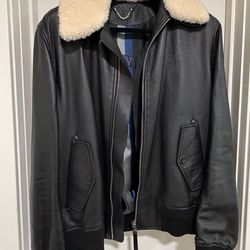 Louis Vuitton Deerskin Leather Aviator Jacket Black Removable Collar Size LV 52, 100% authentic bought from Louis Vuitton rodeo drive and have receipt