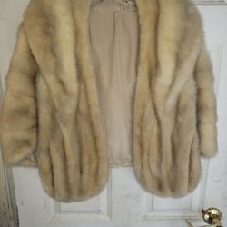 Vintage fux fur shawl.