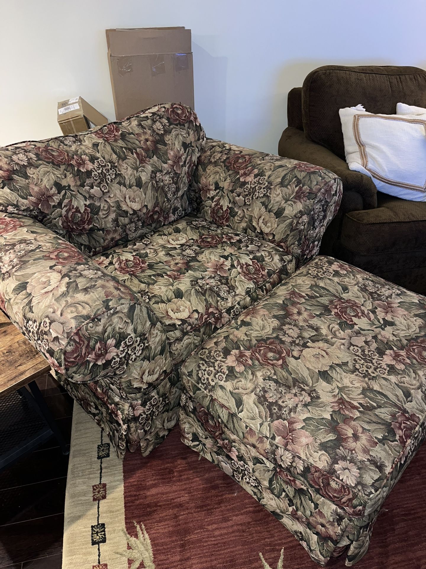 Floral Loveseat With Ottoman