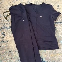 FIGS Scrubs Set, Small, Quiet Navy
