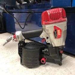 MAX Superframer nail gun
