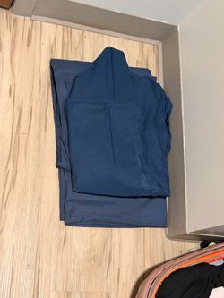 Navy Bedding MOVE OUT TODAY COME PICK UP