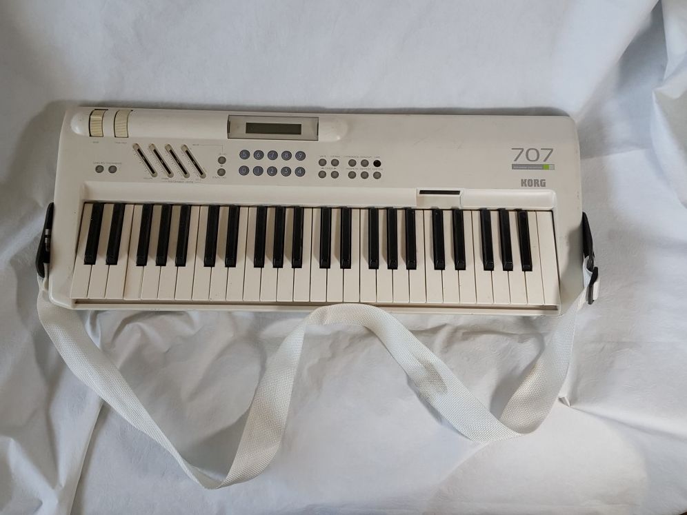 Korg 707