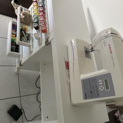 Singer Sewing Machine.  Fold Out Table And Starting Kit