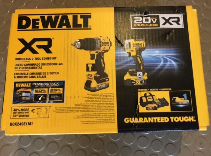 New Sealed DeWalt 20V Brushless Cordless XR Hammer Drill/ Impact Driver Combo