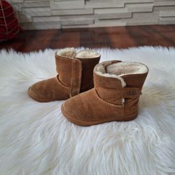 UGG Keelan Boots Size 6