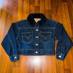 Levi’s Youth Oversized Cropped Trucker Jacket Size Medium (10-12 years)