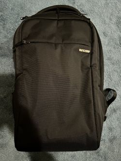 Incase Icon Backpack Black Brand New Condition Fits Apple MacBook Pro 16! 