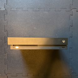 Xbox One X/Energizer Controller Stand