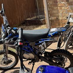 125CC dirtbike low hours