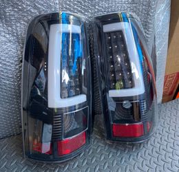 2003 to 2006 Chevy Silverado / GMC Sierra Black Housing LED Tail Lights. Micas Luces Traseras