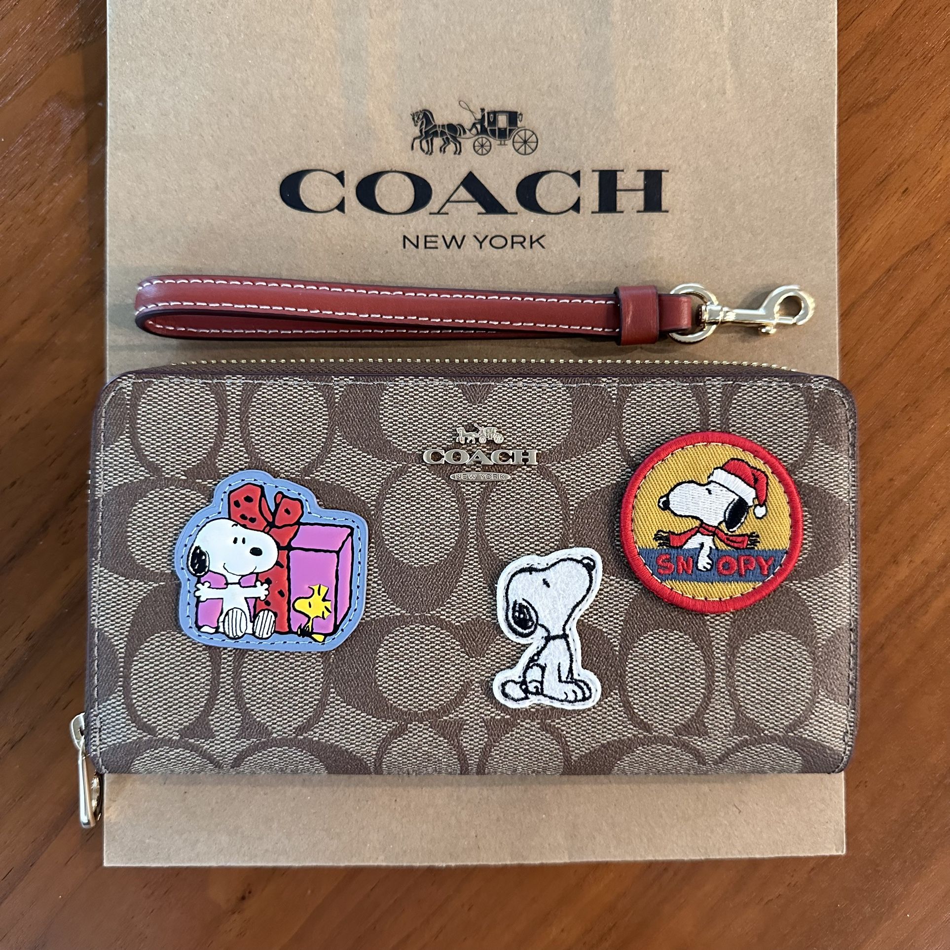 【NEW】COACH x PEANUTS | SNOOPY Wallet Purse(CF218)
