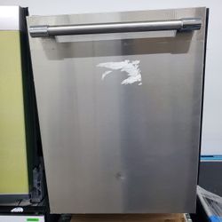 Thermador dishwasher new open box stainless  small dent on front...warranty..$775