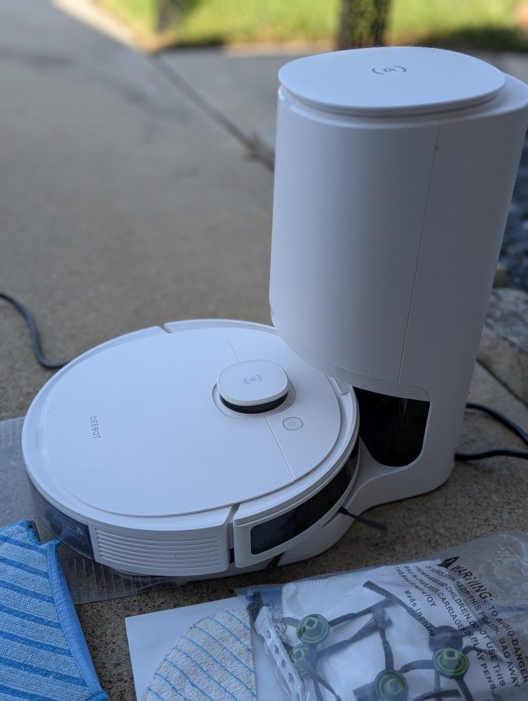 Ecovacs Deebot N8+ with Accessories and Auto-empty Station