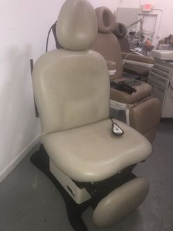 Midmark 630 Universal Procedure Chair