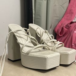 White bratz platform heel