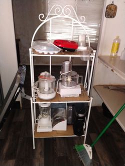 Blender and Cuisinart food processor