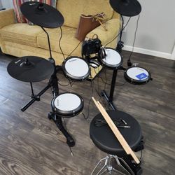 Donner Drum Set