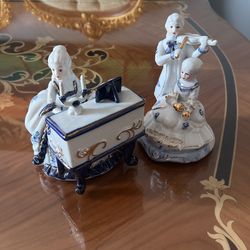English  Themed Chinese Porcelain Set