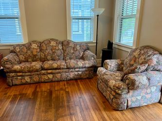 Vintage Sofa Set