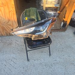 OEM | 2022 - 2023 Toyota Corolla Cross LED Headlight (Left/Driver)