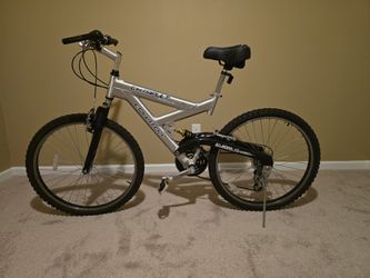 CATAPULT  EQUATOR   21 SPEED  ( MOUNTAIN  BIKE )