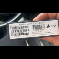 Boost Mobile Motorola Razr 2024