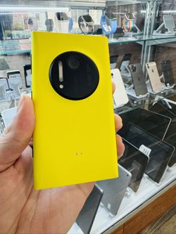 Nokia 909 PureView – Rare - Collectors - A Legend in Your Hands